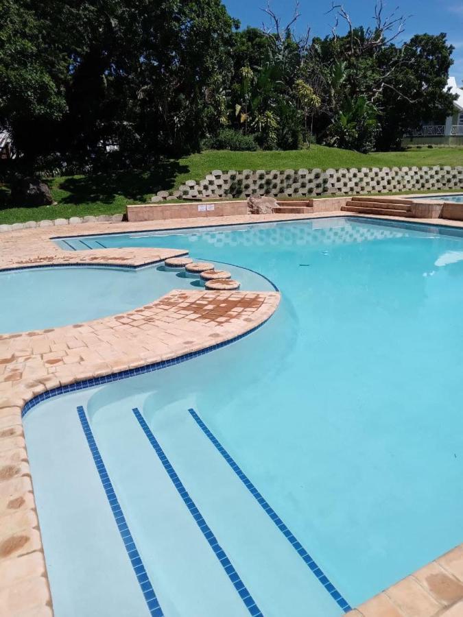 Appartement 19 Montego Bay Caribbean Estate à Port Edward Extérieur photo